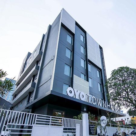 Oyo Townhouse 028 Corporate Suite Noida Zewnętrze zdjęcie