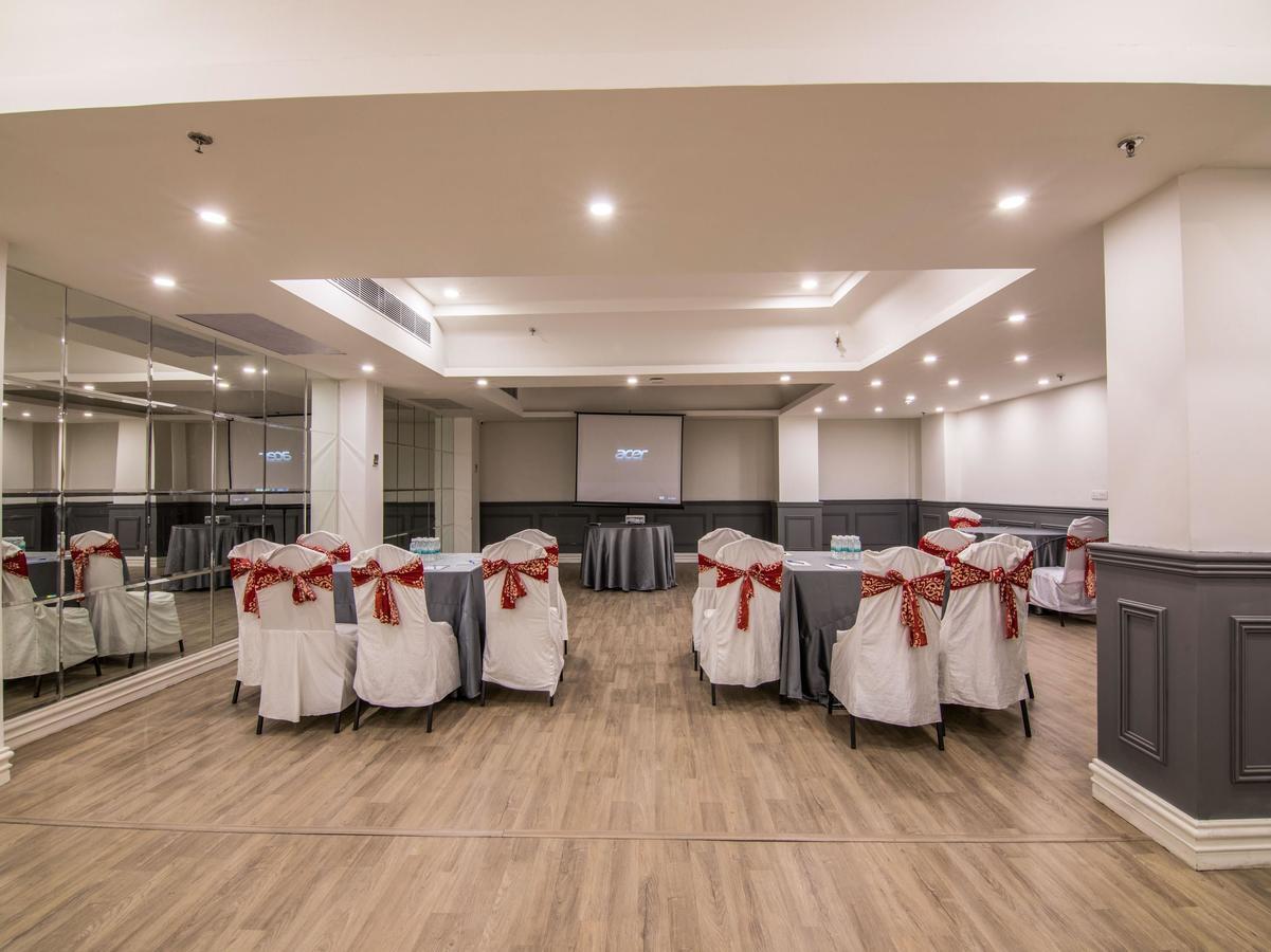 Oyo Townhouse 028 Corporate Suite Noida Zewnętrze zdjęcie