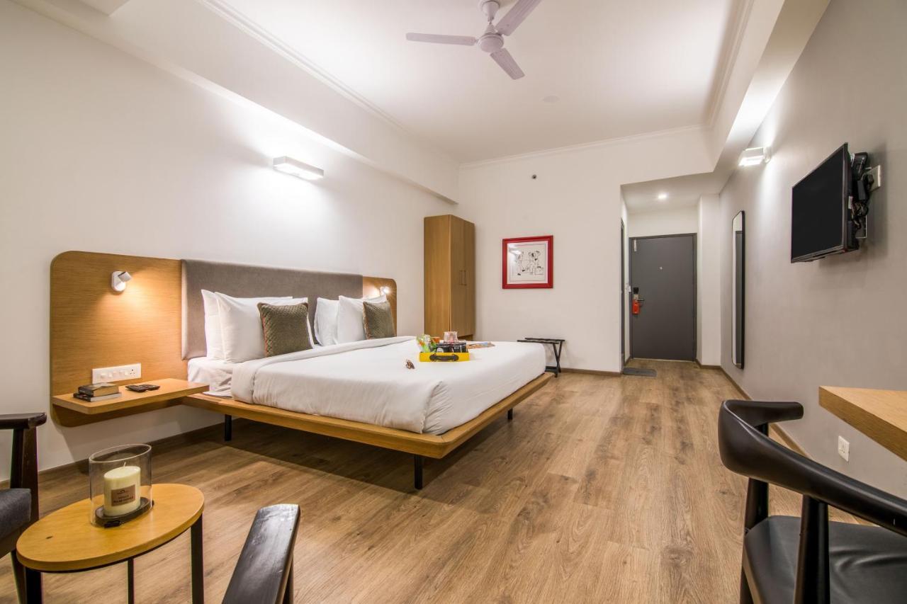 Oyo Townhouse 028 Corporate Suite Noida Zewnętrze zdjęcie