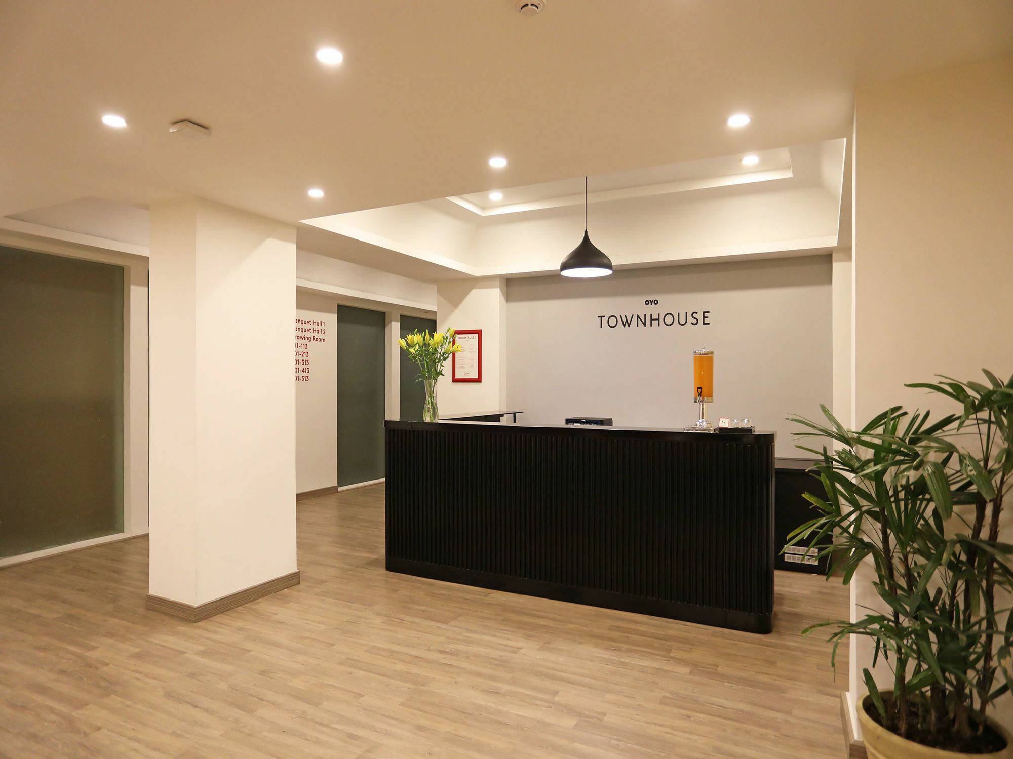 Oyo Townhouse 028 Corporate Suite Noida Zewnętrze zdjęcie