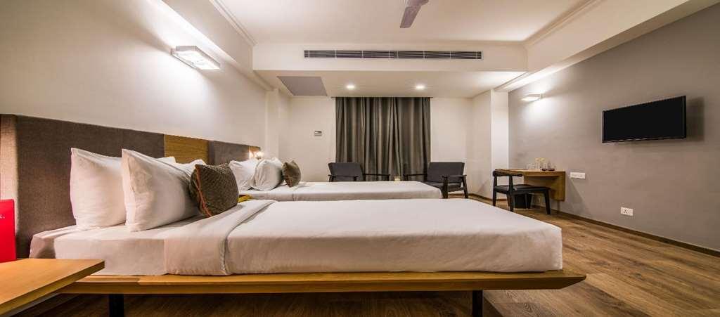 Oyo Townhouse 028 Corporate Suite Noida Pokój zdjęcie